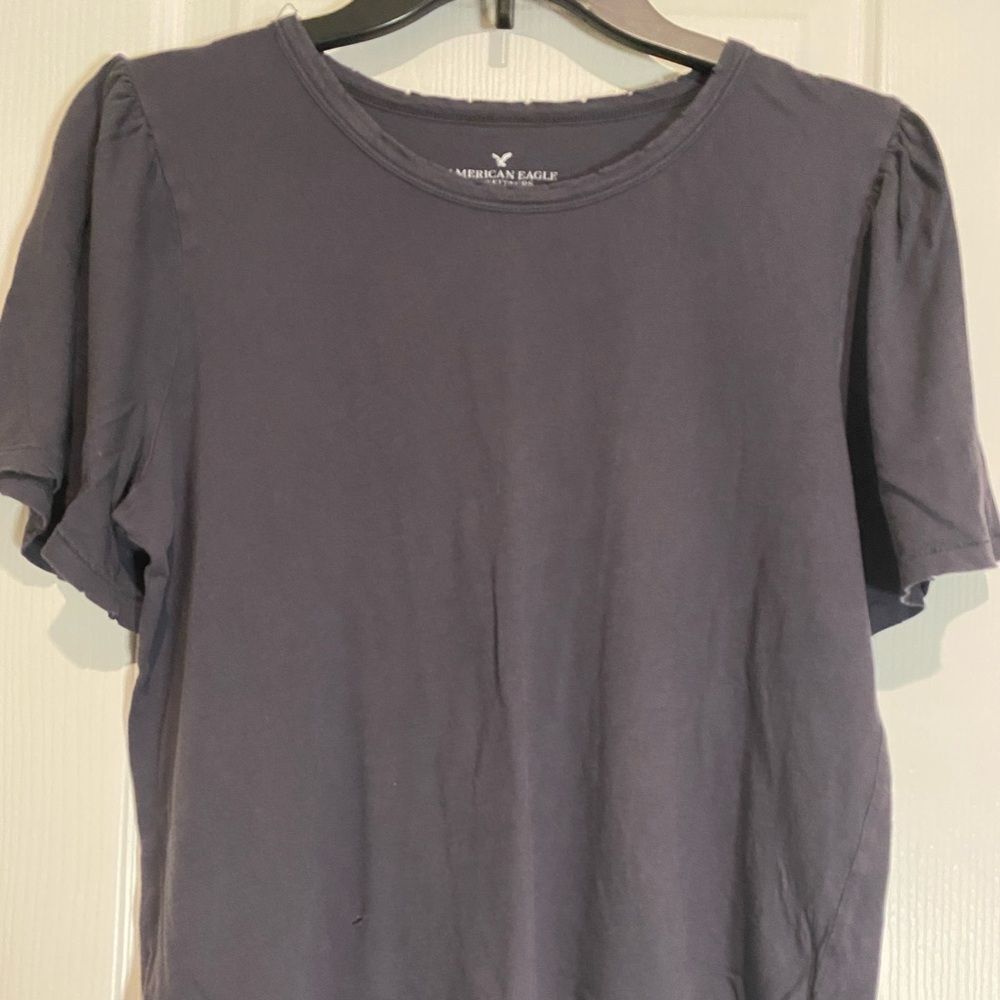 American Eagle womens Tee sz L Gray distressed destroyed thrashed slouchy